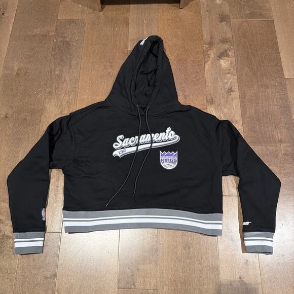 Pro standard Tops - Pro Standard Sacramento Kings Black Cropped Embroidered Hoodie – Women’s Medium